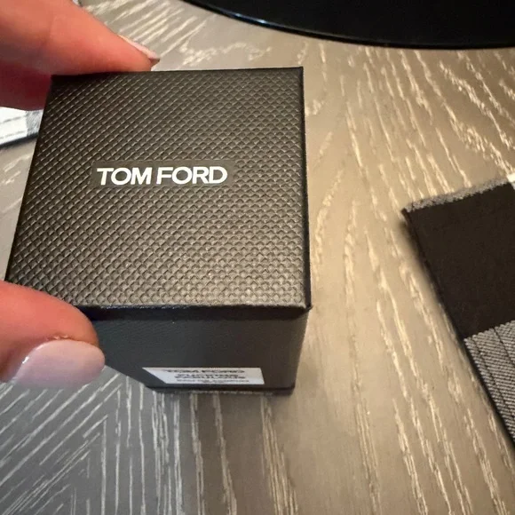 Authentic Tom Ford Black and White 'Fucking Fabulous' Eau de Parfum with box - Picture 7 of 11